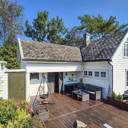 3 Bedroom Lovely Home In Vikebygd Vikebygd