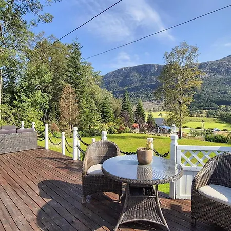 Tatil Evi Stunning In With House A Mountain View Vikebygd