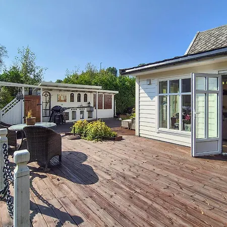 3 Bedroom Lovely Home In Vikebygd Vikebygd