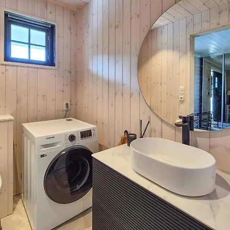 Дом отдыха 3 Bedroom Lovely In *