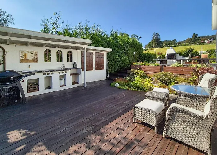 Stunning In With House A Mountain View