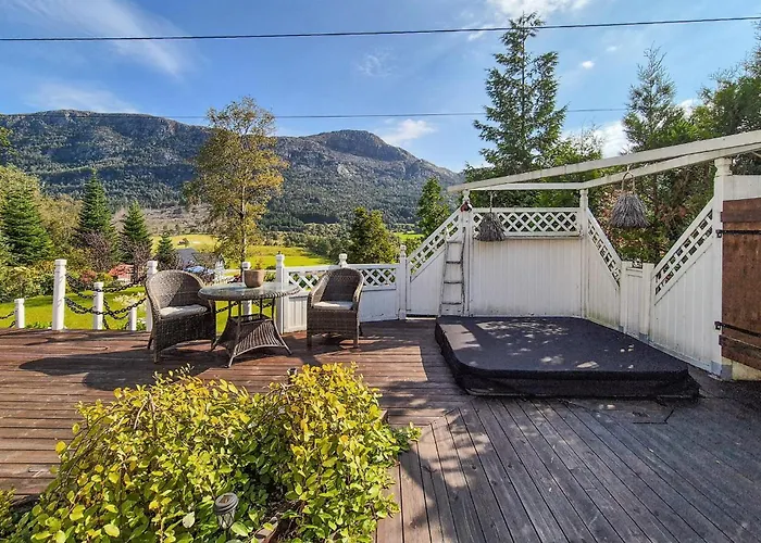Stunning In With House A Mountain View Vikebygd